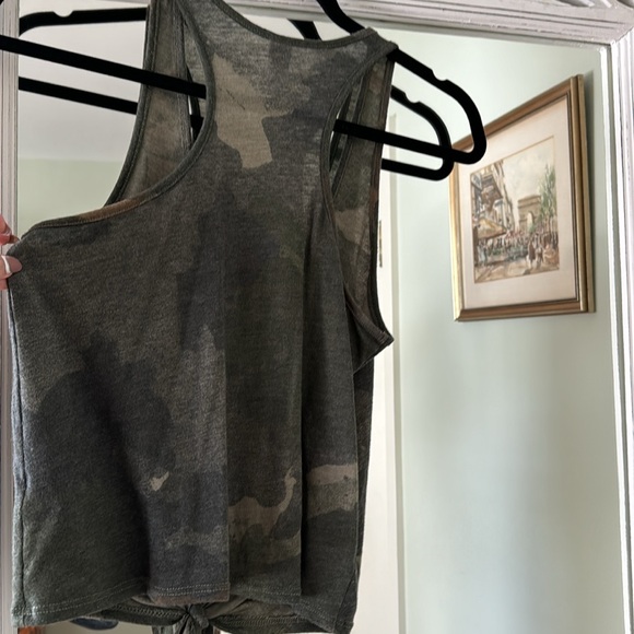 Camo tank top with front tie - Picture 4 of 4